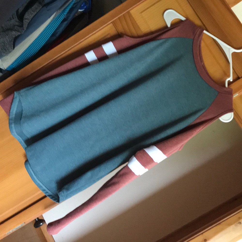 Nanamacs Medium teal and rust cold shoulder